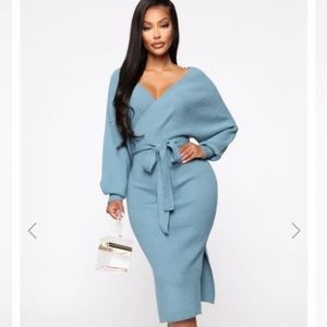 Off Shoulder Dress with Belt in Blue